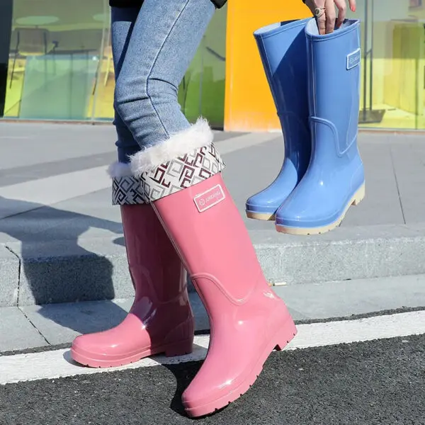 Fashionable High-Tube Women's Rain Boots Fleece-Lined Waterproof Non-Slip PVC Shoes Ideal for Sea Rushing Activities - Image 3